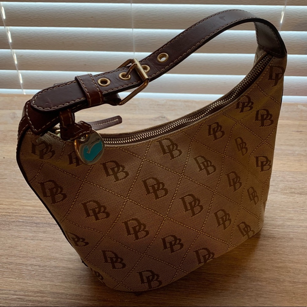 🦆 Small Signature Dooney and Bourke